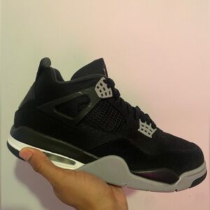Retro 4 2022 Black Canvas